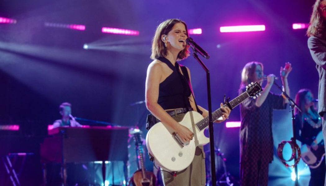 Maren Morris Clarifies Her Comments About Leaving Country Music