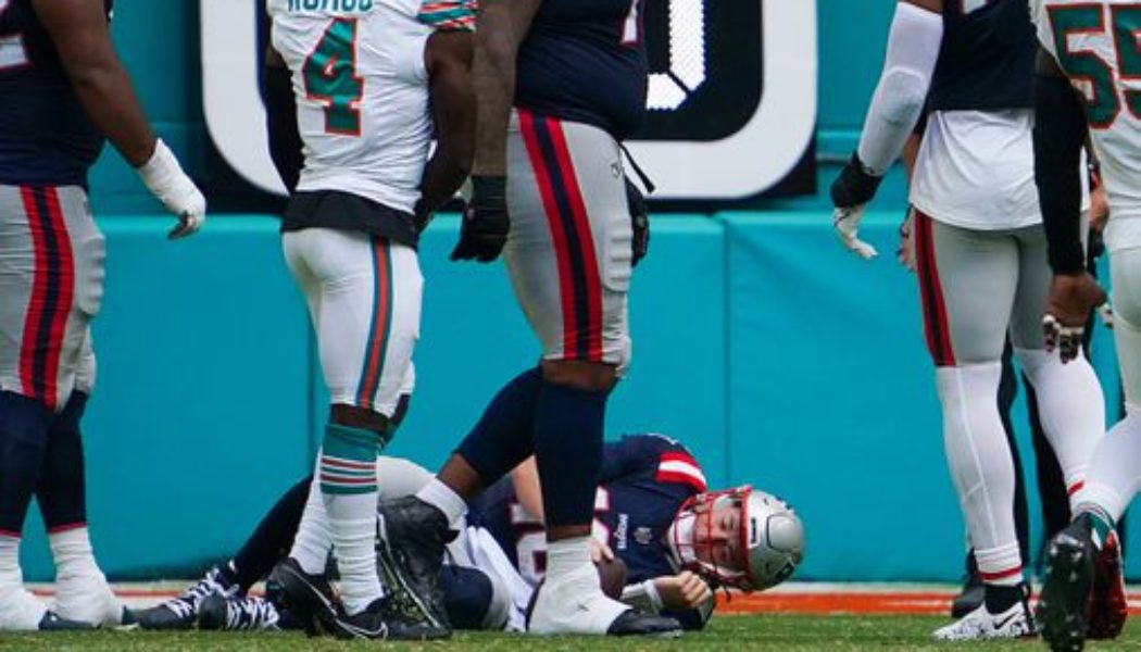 Patriots revert to old form, lose to Dolphins for second time this season - The Boston Globe