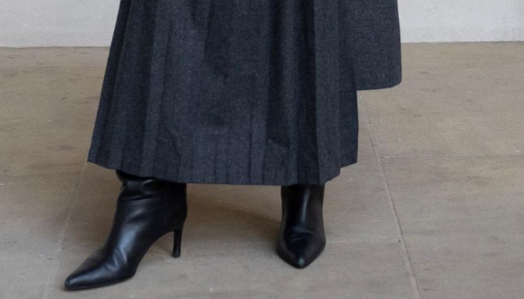 6 Midi-Skirt-and-Boots Outfits That Will Be Everywhere This Winter