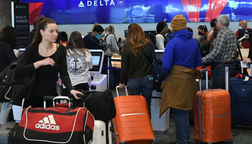 Airlines brace for record Thanksgiving air travel