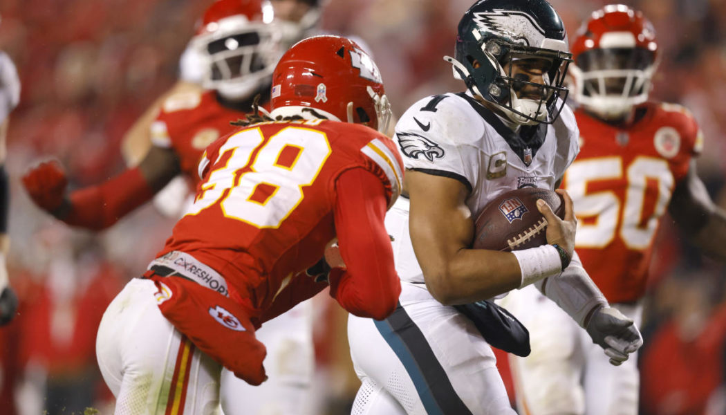 Chiefs offense lets down, makes big mistakes in allowing the Eagles to pull off a win