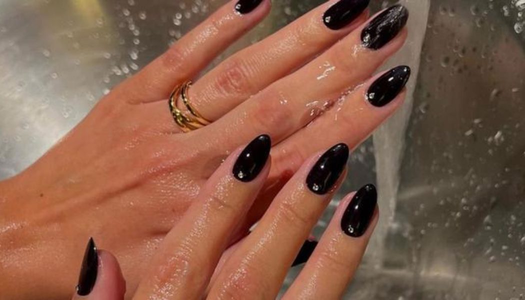 Experts Agree—These Are the 4 Chicest Nail Colours to Ask for This November