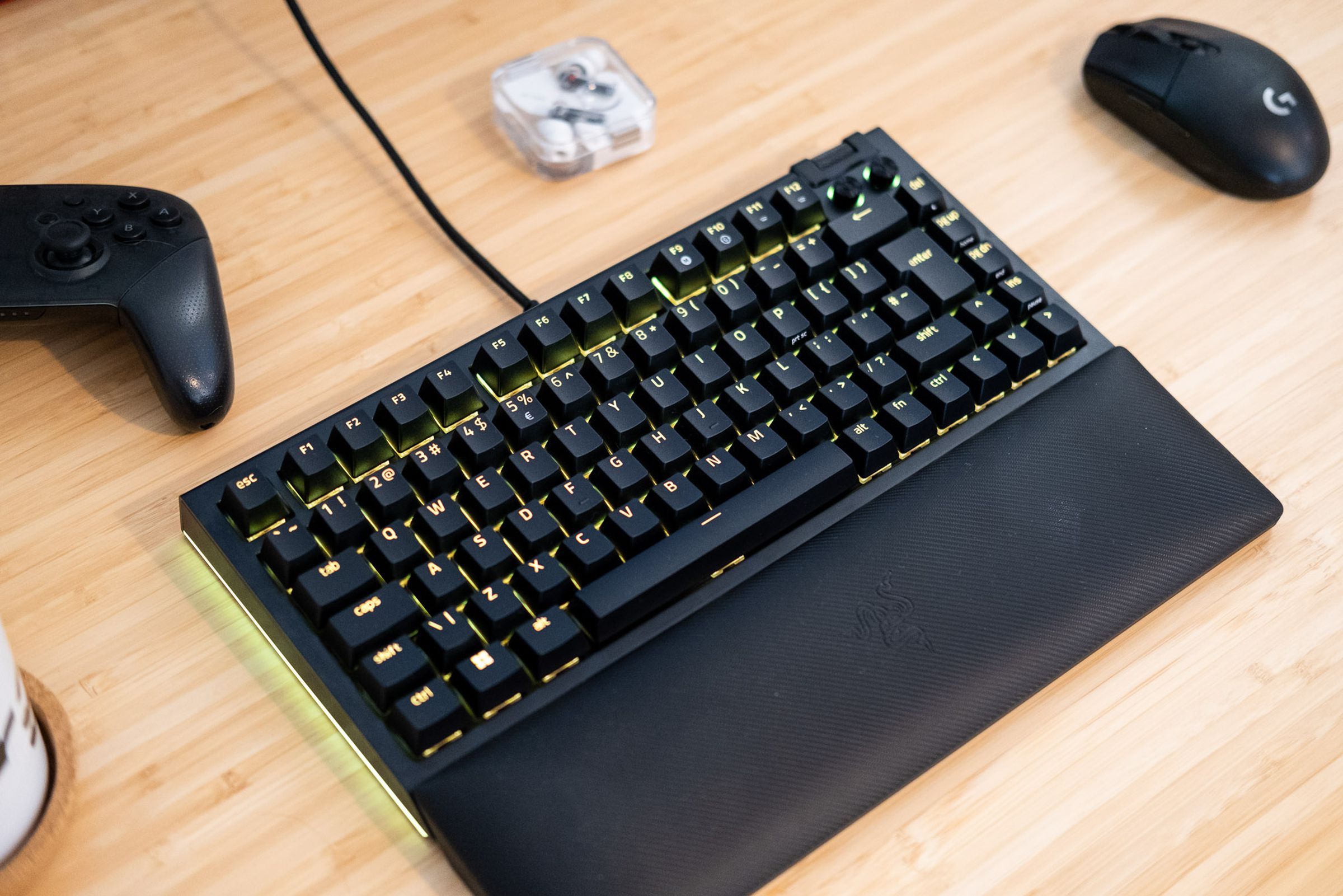 Razer BlackWidow V4 on a desk.