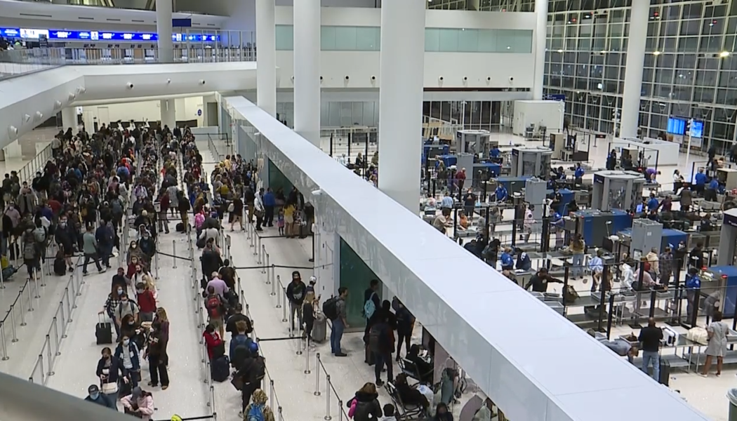 Government Shutdown Would Threaten Thanksgiving Travel - Videos from The Weather Channel