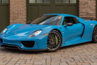 RM Sotheby's to Auction Off 2015 McLaren P1 and Porsche 918 Spyder