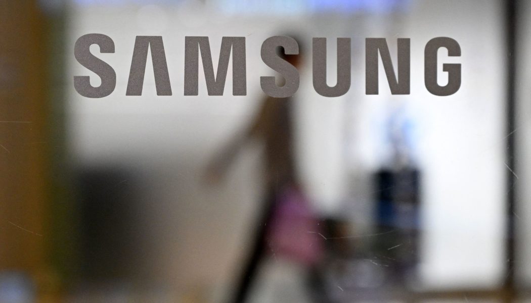 Samsung’s Galaxy S24 will likely include on-device generative AI called Samsung Gauss