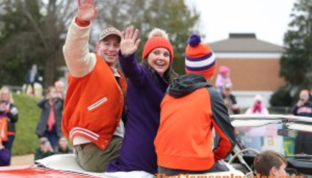 Swinney Says Thanksgiving 'should be a lifestyle'