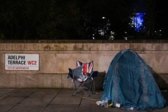 UK rough sleepers hit back at minister's 'lifestyle choice' comment