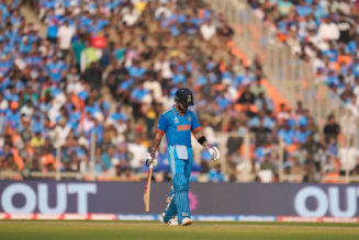 Virat Kohli's untimely dismissal leaves capacity crowd in shock | Cricket News - Times of India