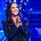 Alanis Morissette covers "Last Christmas" on Fallon