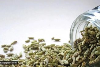 Can fennel seeds with two almonds at bedtime help improve vision?