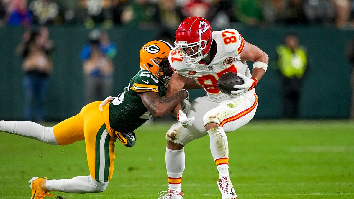 Travis Kelce tackled