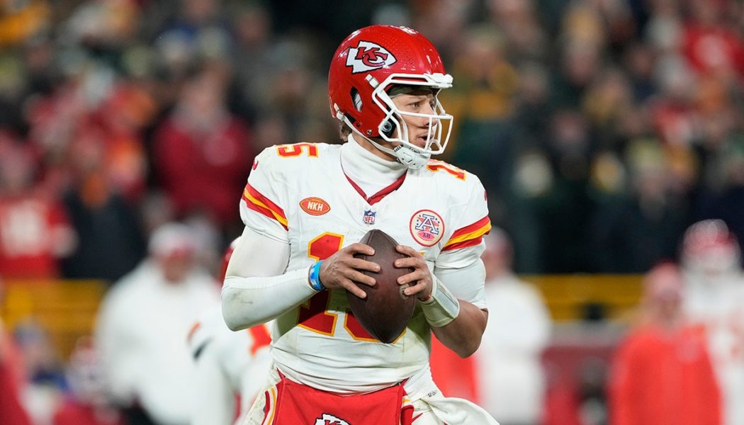 Chiefs fall to Packers in stunning fashion as game ends in controversy