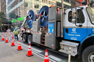 Con Edison Explosion Leaves New Yorkers Without Power