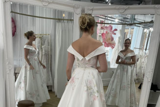 Here’s how a bridal photo captured a single person in three poses at once