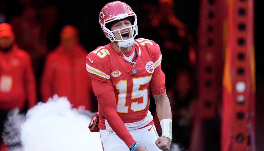 Patrick Mahomes takes heat from NFL fans over ref complaints: 'Beyond insane'