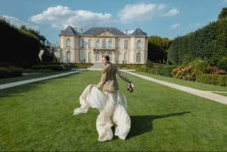 Take a step into the transcendence of luxury fashion with a unique photo-couture collaboration against the backdrop of Paris