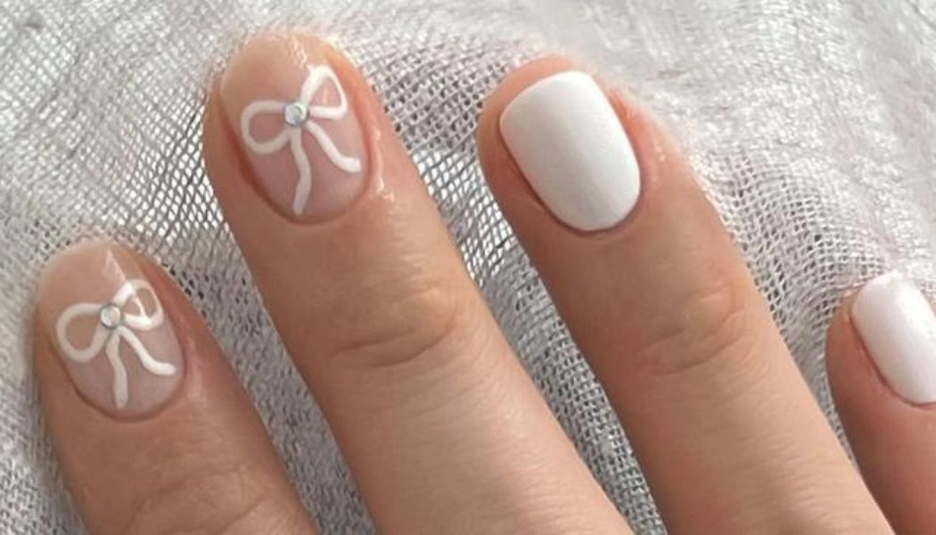 These Classy Christmas Nail Designs Will Earn You So Many Compliments