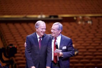 Voice of ‘Music & the Spoken Word’ Lloyd Newell announces end of Tabernacle Choir service