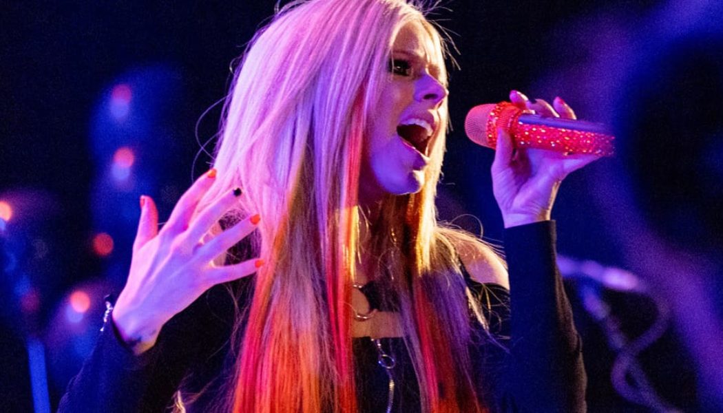 Avril Lavigne Is Heading on a 'Greatest Hits' Tour This Summer