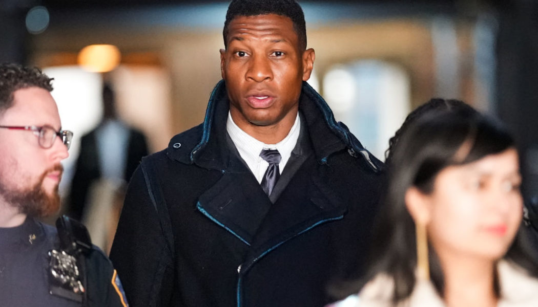 Jonathan Majors Spotted In Nasty Fit, X Attacks The Lack Of Drip