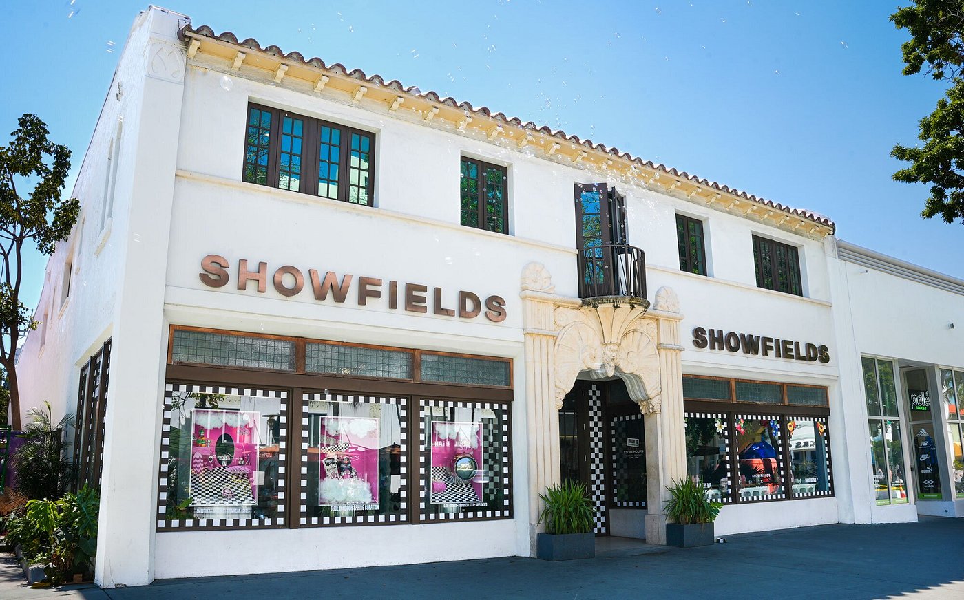 Showfields Inc. will close all of its stores by the end of the day on January 13