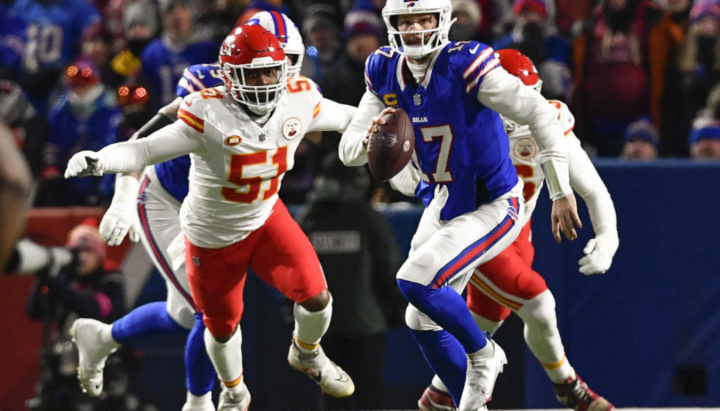 NFL divisional playoffs: Patrick Mahomes, Chiefs sneak past Bills to reach AFC title game - Yahoo Sports