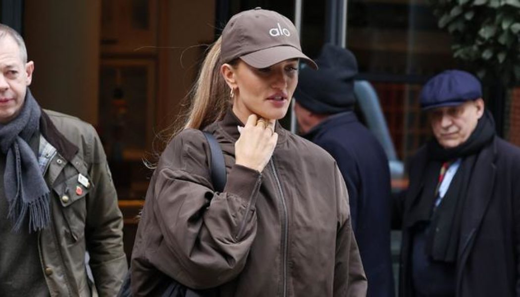 Rosie HW's Low-Key Leggings Outfit Is One I'll Copy Throughout January