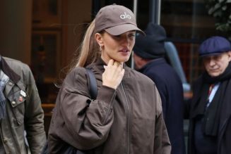 Rosie HW's Low-Key Leggings Outfit Is One I'll Copy Throughout January