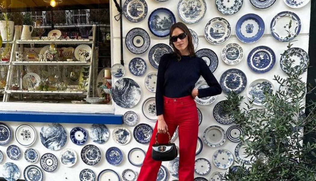 The Classic Knit Alexa Chung and London Women Always Rely On for Elegant Outfits