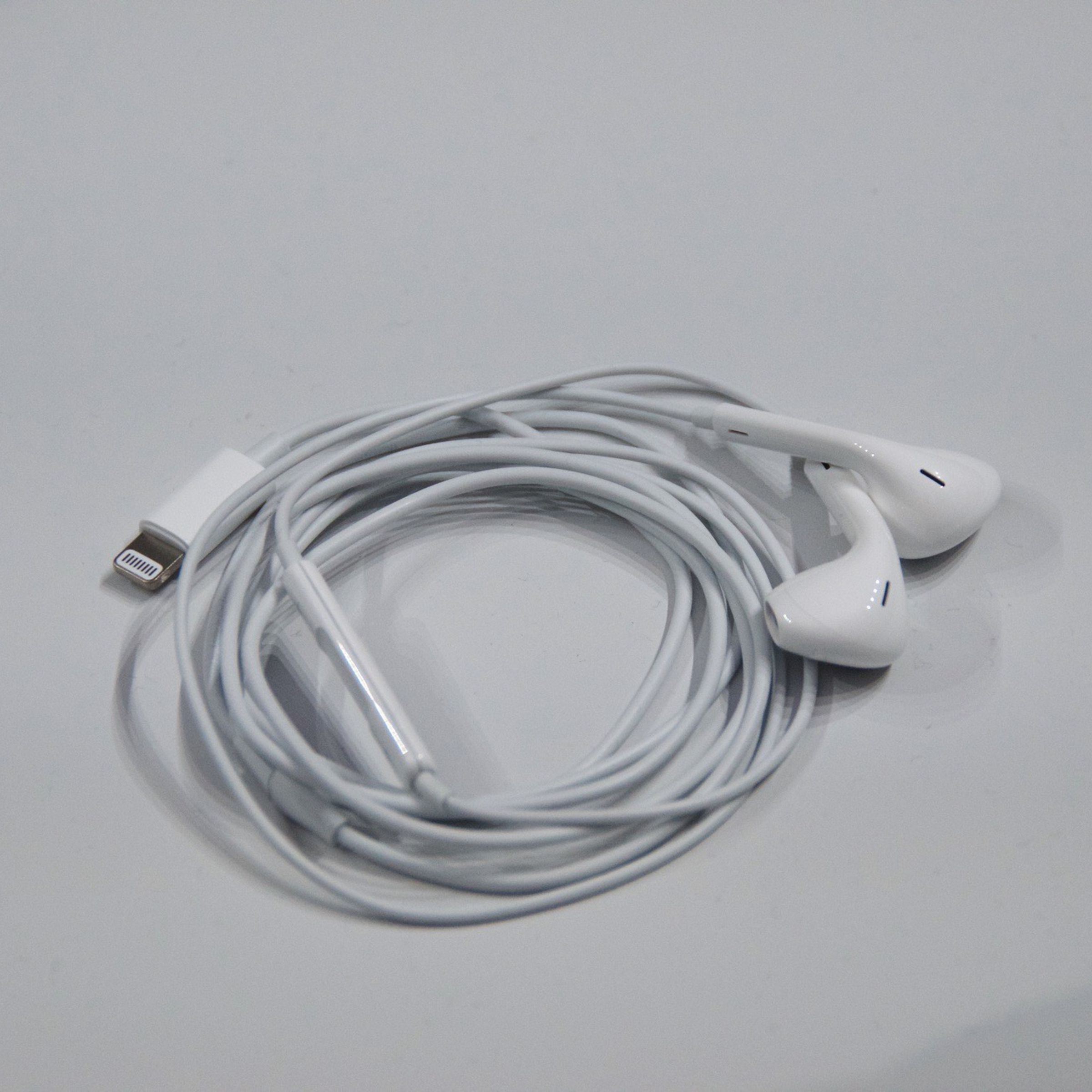 lightning earpods