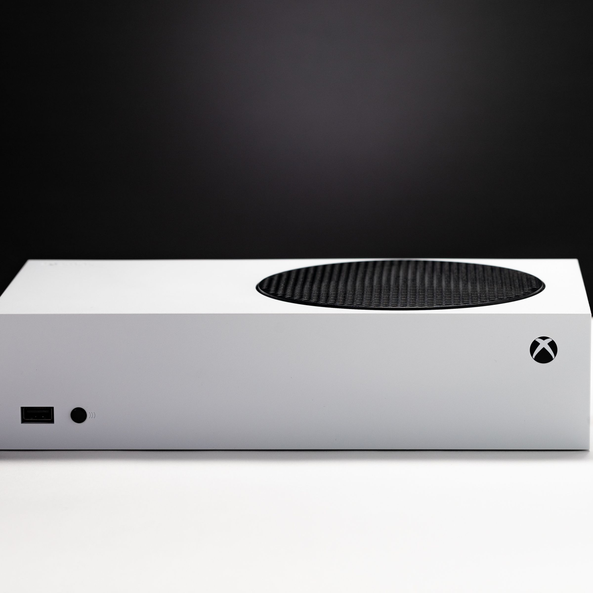 The white Xbox Series S lying horizontally.