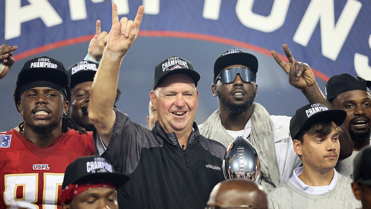 Skip Holtz celebrates