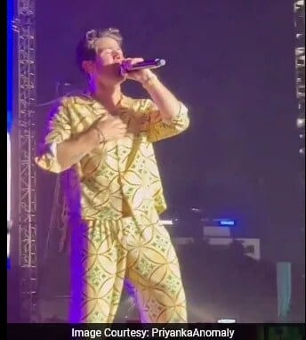 Viral: Nick Jonas Sings Maan Meri Jaan With King At Lollapalooza Music Festival