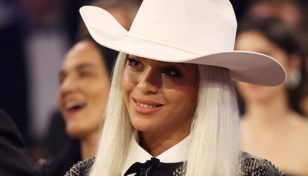 Beyoncé: Radio station now playing Texas Hold 'Em after country music outcry