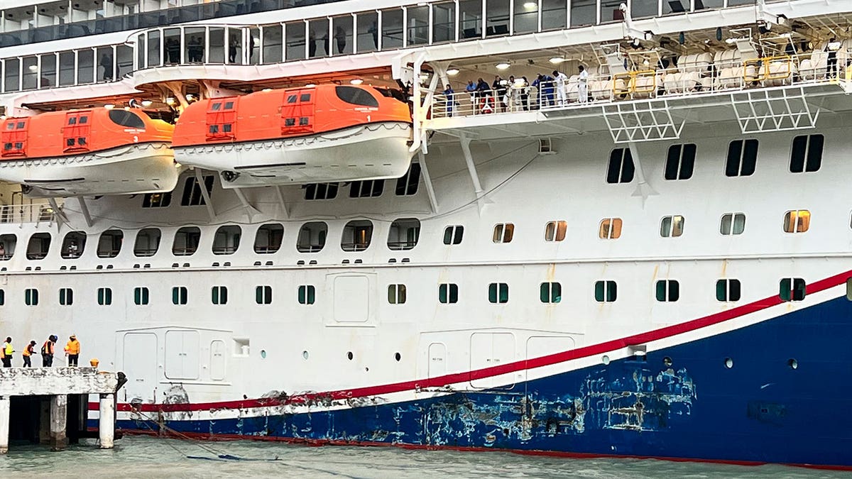 Close up Carnival Magic damage