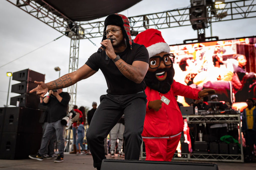 Top Dawg Entertainment (TDE) throws its 10th annual toy drive and concert featuring SZA, Jay Rock, YG and other TDE artists performing followed by a gift giveaway to kids in the Nickerson Gardens housing projects