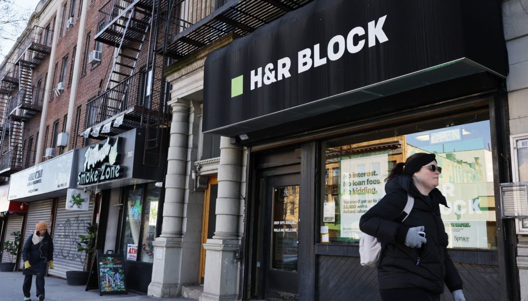 FTC cracks down on H&R Block for deleting tax data when users want to downgrade