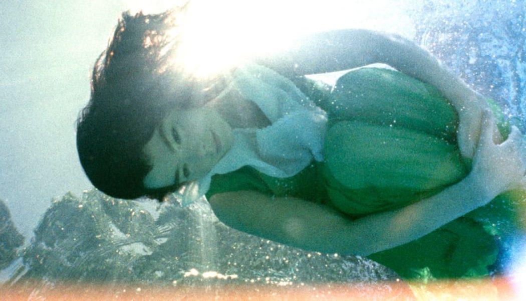 Spike Jonze Releases Exhibition of Previously Unseen Photos of Björk