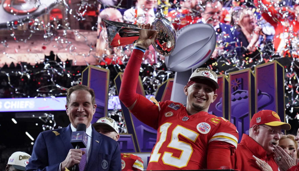 Super Bowl: Patrick Mahomes does it yet again, leads Chiefs to overtime win over 49ers - Yahoo Sports