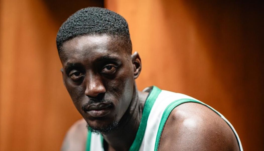 Tony Snell's story draws sympathy, but no NBA contract for this season - Yahoo Sports