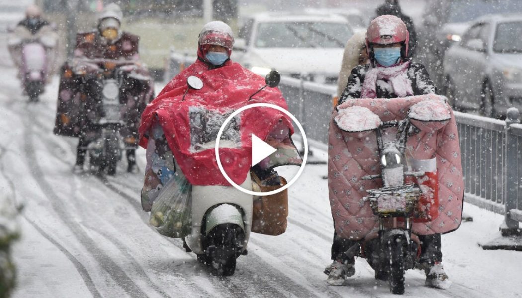 Video: Heavy Snow in China Disrupts Holiday Travel