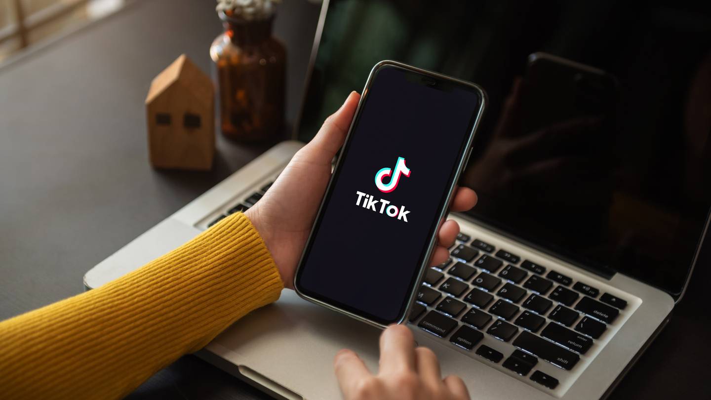 TikTok rivals Amazon with $20 billion shopping pilot.