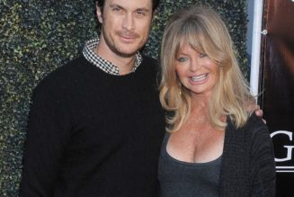 Oliver Hudson Details Childhood Trauma From Mom Goldie Hawn "Living Her Life" - E! Online