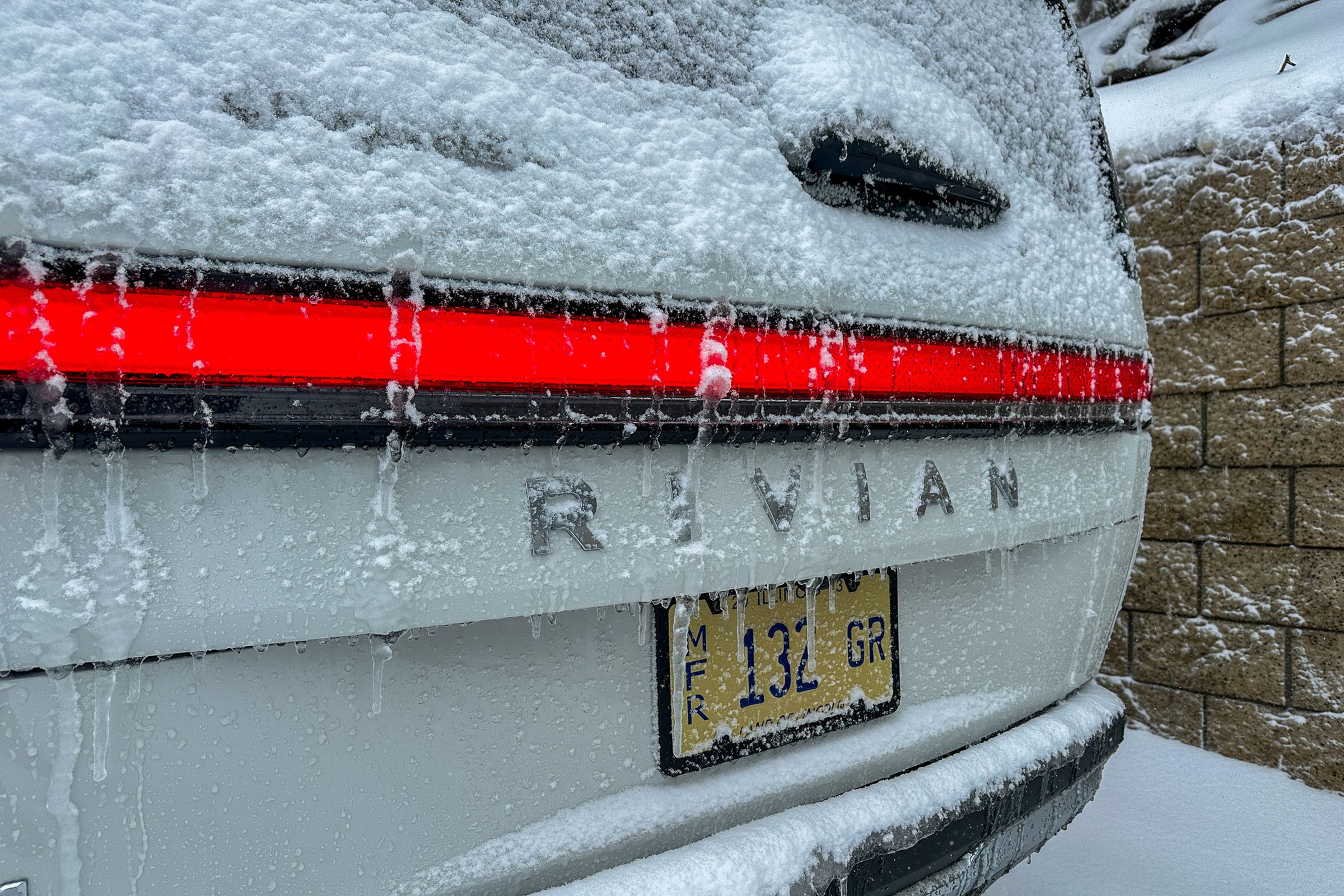 Rivian R1S