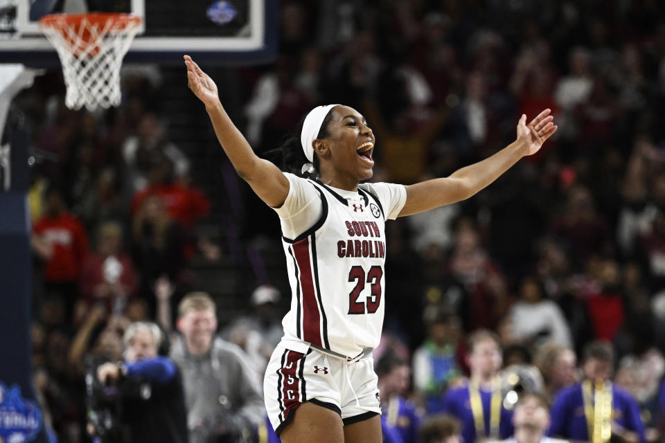 Can South Carolina complete its perfect season? (Eakin Howard/Getty Images)