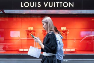 Opinion: Why luxury brands are declining in China