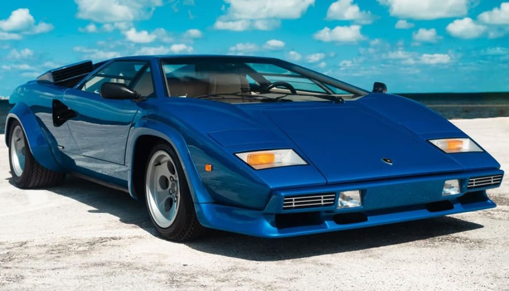 Rare Lamborghini Countach LP 400 S by Bertone Surfaces for Sale