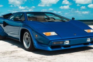 Rare Lamborghini Countach LP 400 S by Bertone Surfaces for Sale