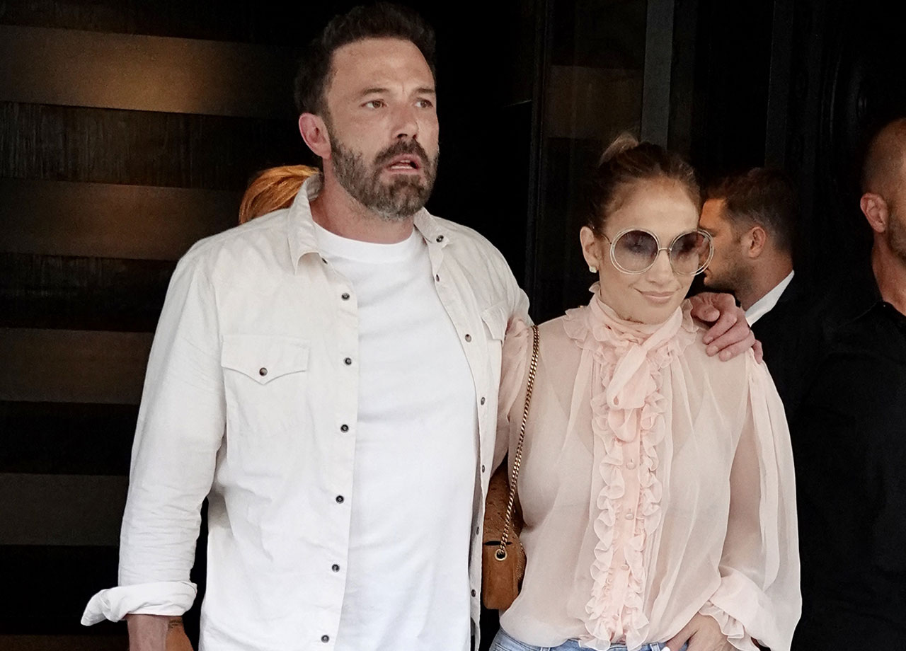 Jennifer Lopez and Ben Affleck Shopping in paris